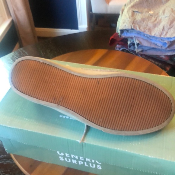 Generic Surplus - Picture 4 of 4